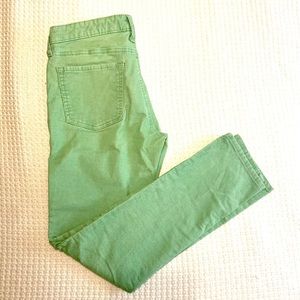 GAP size 6/28 mint green corduroy premium skinny Jean